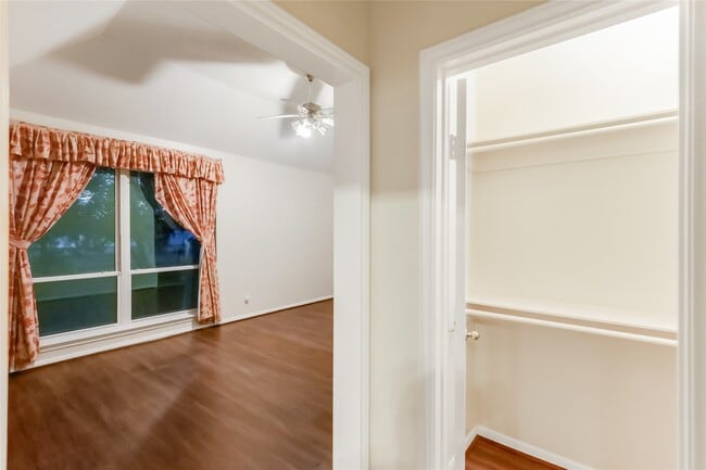 property at 3931 Shadow Trace Cir