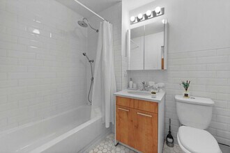517 W 45th St in New York, NY - Building Photo - Building Photo