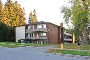 185 Morgan Ave in Kitchener, ON - Building Photo