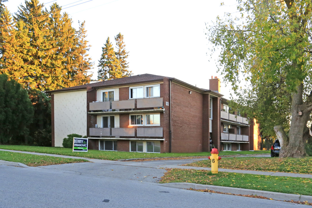 185 Morgan Ave in Kitchener, ON - Building Photo