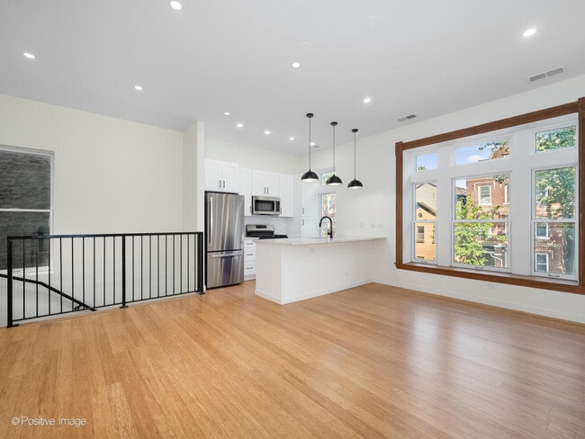 842 N Wolcott Ave in Chicago, IL - Building Photo - Building Photo