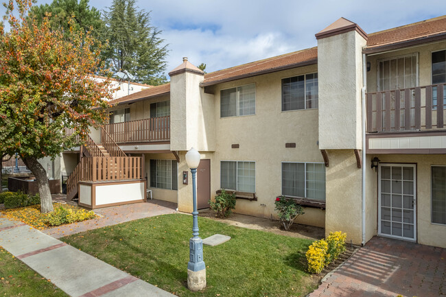 Little Europe in Banning, CA - Foto de edificio - Building Photo