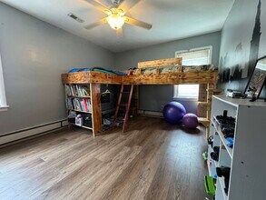 430 E 309th St in Willowick, OH - Foto de edificio - Building Photo