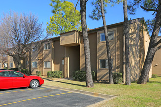 Pheasant Run Apartments in Tulsa, OK - Foto de edificio - Building Photo