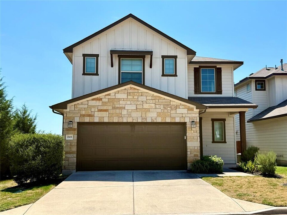 1905 Crimson Rosella Trl in Austin, TX - Building Photo
