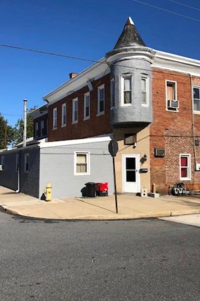 3326 W 3rd St, Unit 1