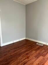 1151 Boyers Rd in Boyers, PA - Foto de edificio - Building Photo