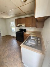 2412 Bromley Ave in Granite City, IL - Building Photo - Building Photo
