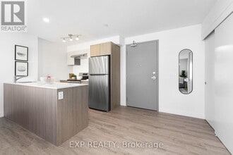 100 Manett Crescent in Brampton, ON - Building Photo - Building Photo