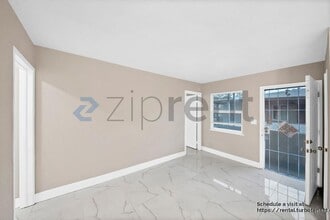 1434 S Sycamore St in Santa Ana, CA - Foto de edificio - Building Photo