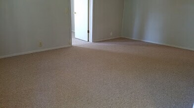 1301 Grace Ave, Unit 2 in Winona Lake, IN - Building Photo - Building Photo