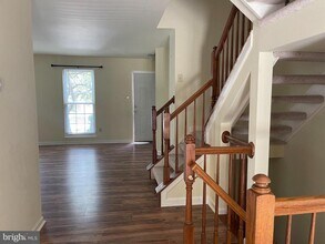 21054 Cornerpost Square in Ashburn, VA - Building Photo - Building Photo