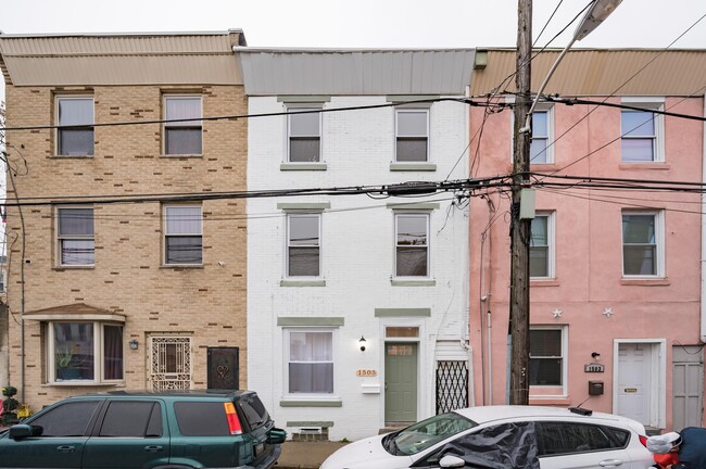 property at 1505 N Orkney St