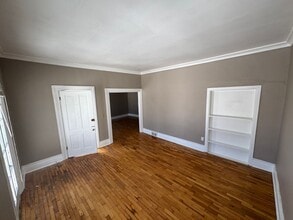 1115 N Capitol Ave in Lansing, MI - Building Photo - Building Photo