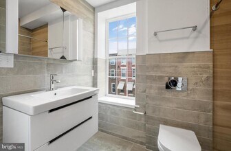 2046 E Huntingdon St in Philadelphia, PA - Building Photo - Building Photo