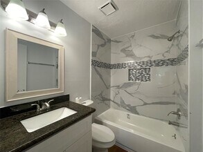 3410 Hillstone Dr in Sugar Land, TX - Building Photo - Building Photo