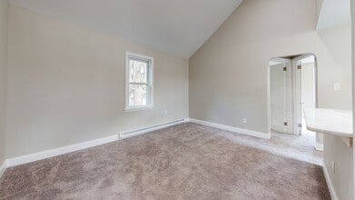 108 Chestnut Pkwy, Unit 108 C Chestnut Pkwy in Wallingford, PA - Foto de edificio - Building Photo