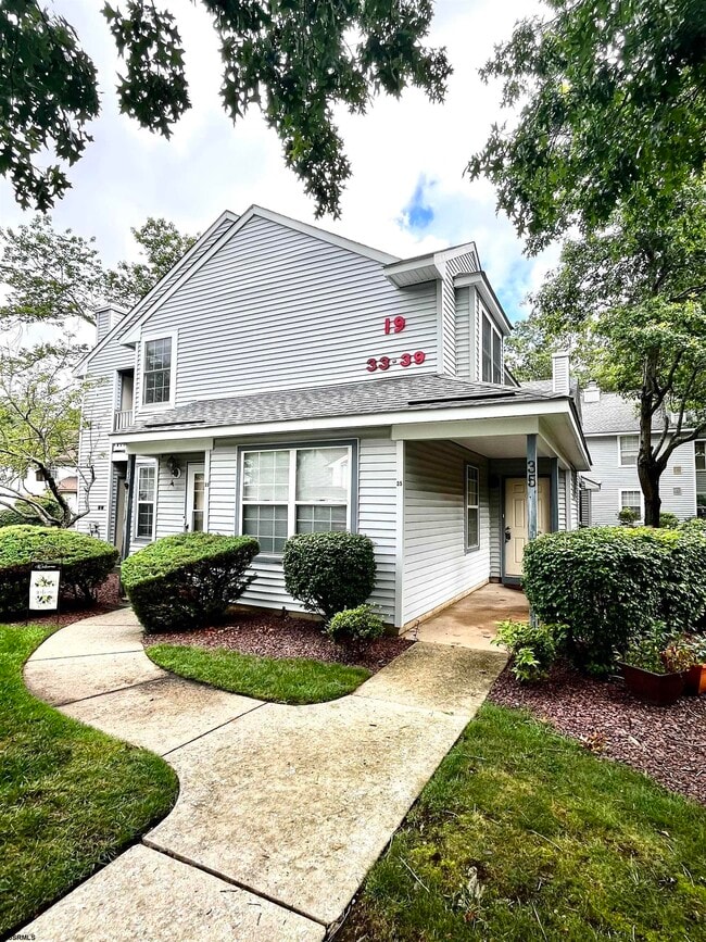 property at 35 Waterview Dr