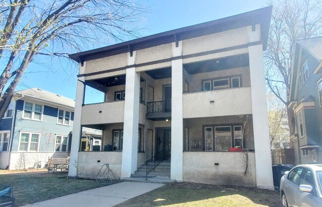 property at 77 Bedford St SE