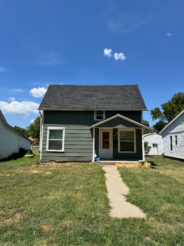 property at 505 E 9th St