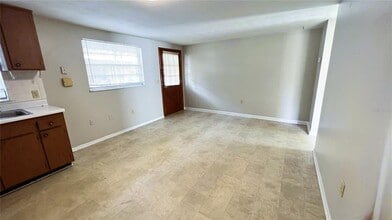 5123 17th St in Zephyrhills, FL - Building Photo - Building Photo