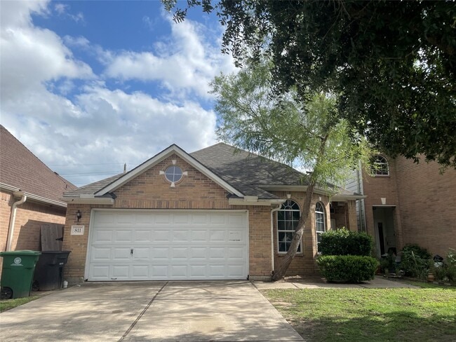 property at 811 Forest Hillside Ln
