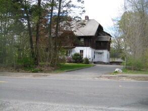 115 Northampton Rd, Unit 115ANorthampton Rd. in Amherst, MA - Building Photo - Building Photo