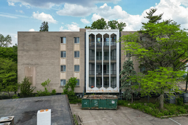 Saxon House in Toledo, OH - Building Photo - Building Photo