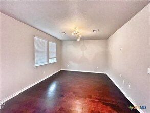 3949 Legend Wds in New Braunfels, TX - Foto de edificio - Building Photo
