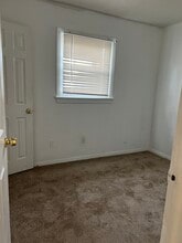 7940 Thompson Rd, Unit B in Norfolk, VA - Building Photo - Building Photo