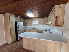 4209 Thonotosassa Rd in Plant City, FL - Building Photo - Building Photo