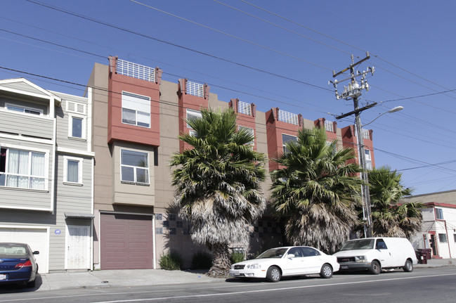 2335 Market St in Oakland, CA - Building Photo - Building Photo