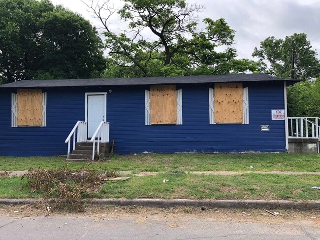 property at 4000 Roberts Ave