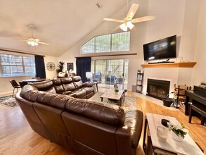 865 Brande Ct in Shalimar, FL - Building Photo - Building Photo