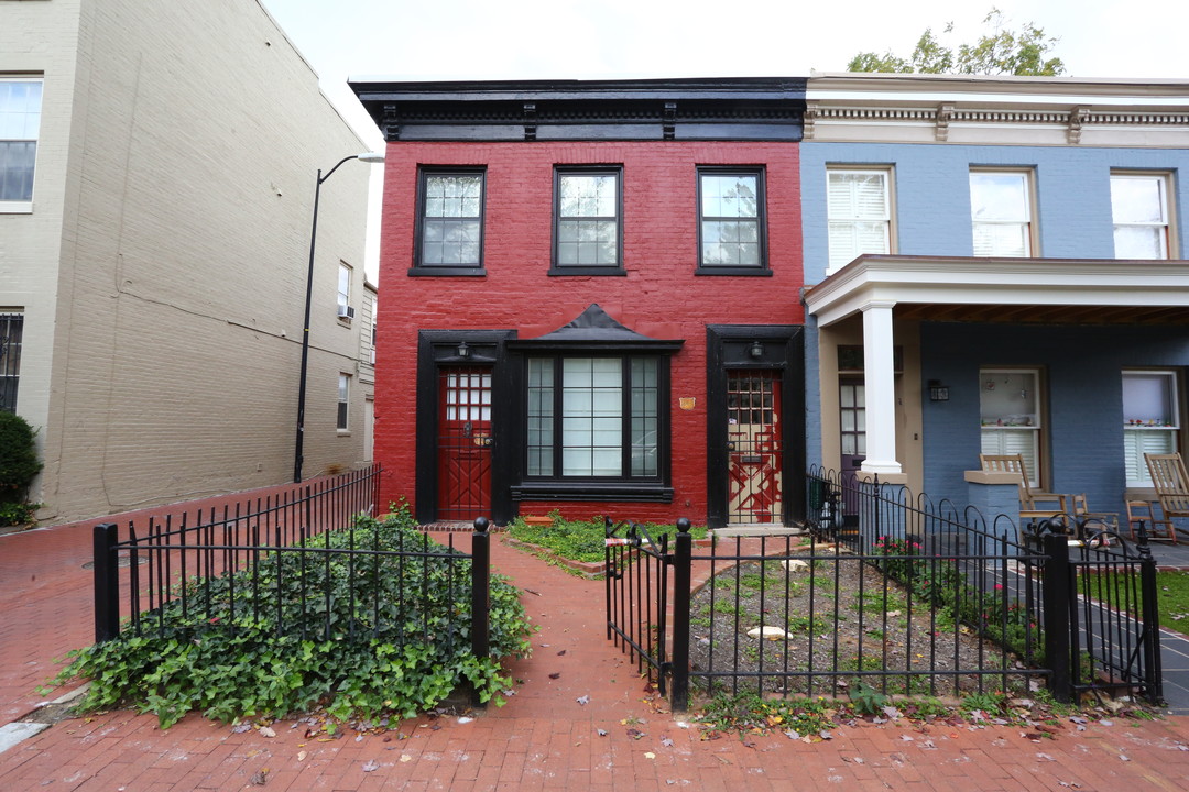 118 6th St Se in Washington, DC - Building Photo