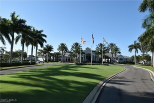 10130 Colonial Country Club Blvd in Ft. Myers, FL - Building Photo