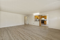 4740 Delridge Way SW, Unit LOWER in Seattle, WA - Foto de edificio - Building Photo