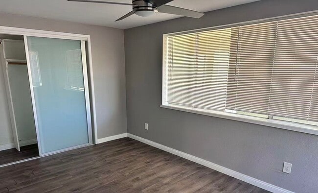 property at 1467 N Hilltop Dr