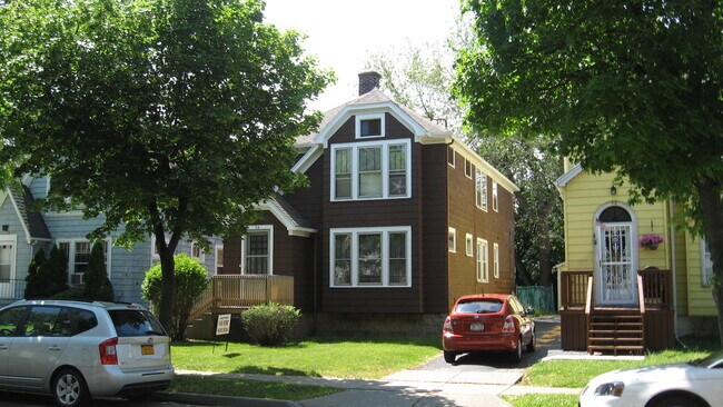 94 Shepard Ave, Unit upper