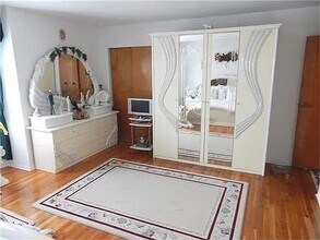 46 Highview Dr in Woodbridge, NJ - Foto de edificio - Building Photo