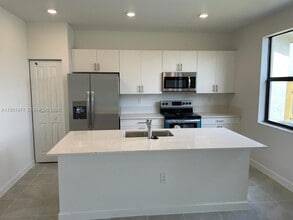 10013 SW 231st Ln in Cutler Bay, FL - Building Photo - Building Photo