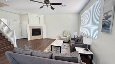 9924 Oriole Crest Ct in Las Vegas, NV - Foto de edificio - Building Photo