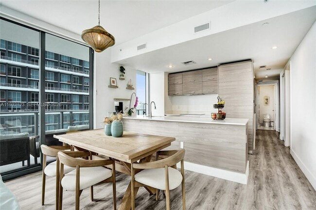 1300 S Miami Ave in Miami, FL - Building Photo - Building Photo