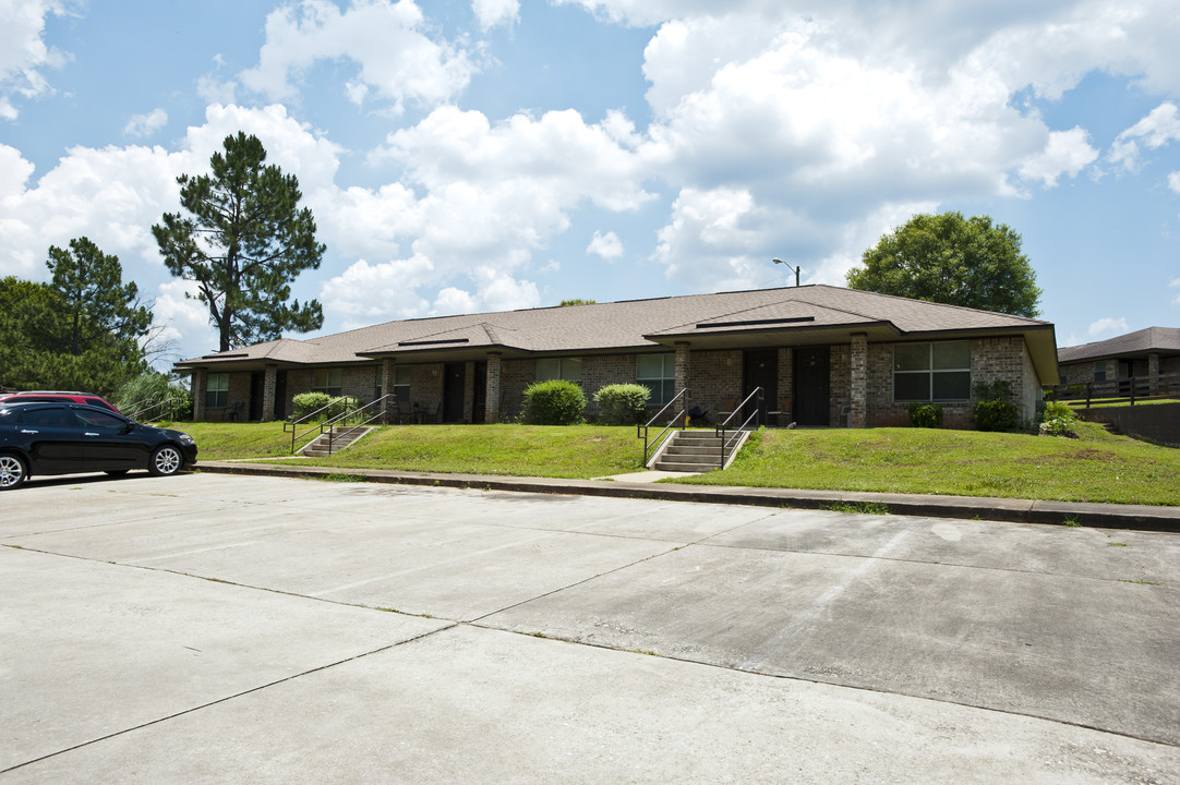 Piedmont Hills in Forsyth, GA - Building Photo