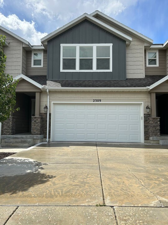 2309 W Cresthaven Ln in Lehi, UT - Building Photo