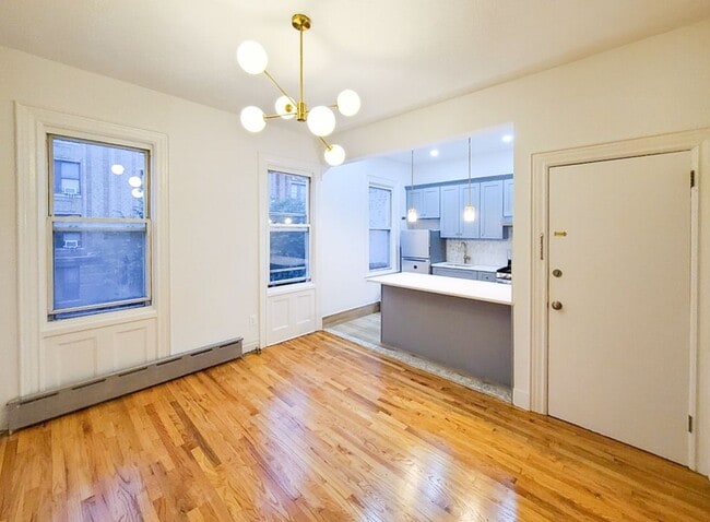 42 STREET, Unit 2F in Queens, NY - Building Photo - Building Photo