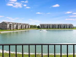 Oak Shores Apartments in Oak Creek, WI - Building Photo - Building Photo