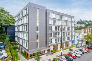 Goose Hollow Lofts in Portland, OR - Building Photo