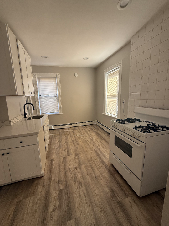196 9th St-Unit -6 in Passaic, NJ - Building Photo