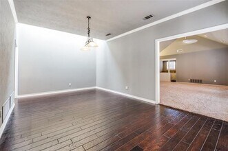 16020 Chalfont Cir in Dallas, TX - Foto de edificio - Building Photo